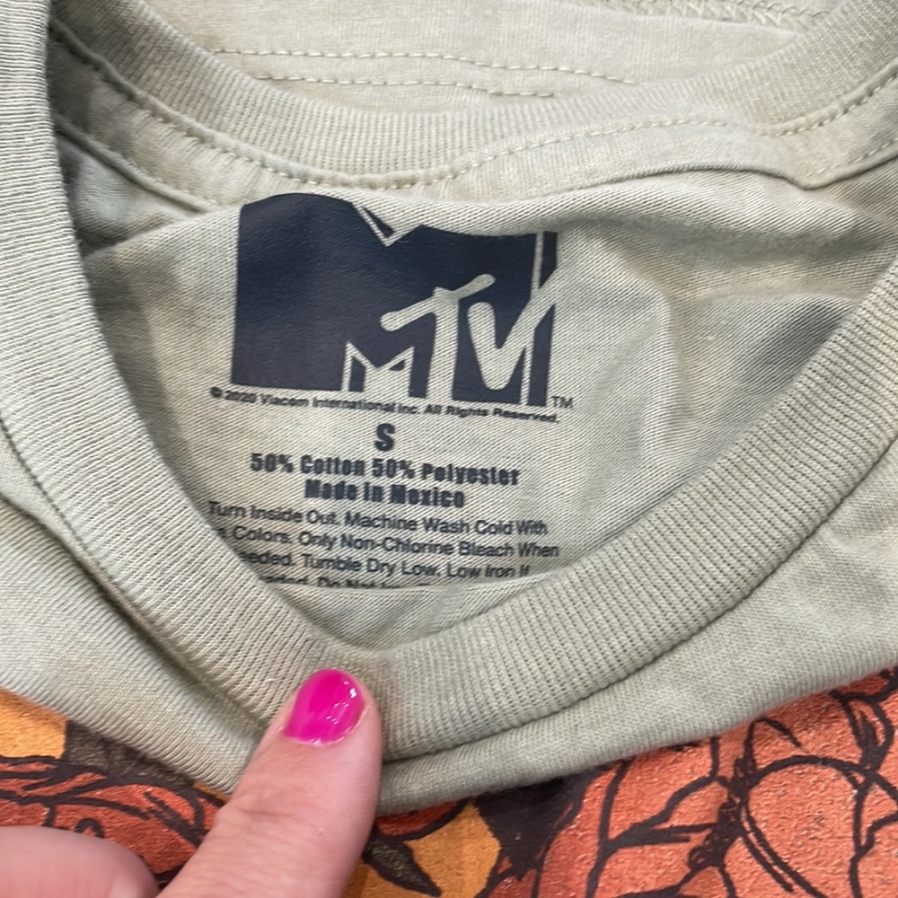 Graphic tee - Picture 2 of 2